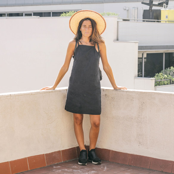 15-colgadas-de-una-percha-vestido-dress-mapache-by-dark-green-sombrero-hat-mochila-backpack-bebofi-1