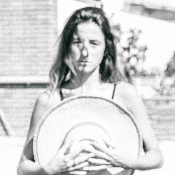 15-colgadas-de-una-percha-vestido-dress-mapache-by-dark-green-sombrero-hat-mochila-backpack-bebofi-6