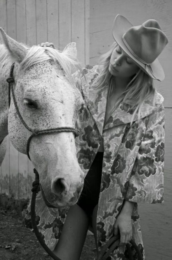 15-colgadas-de-una-percha-september-mood-board-septiembre-inspiracion-inspiration-1