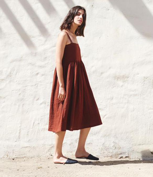 15-colgadas-de-una-percha-15-lwl-looks-we-love-outfits-babouches-babuchas-calzado-footwear-it-shoe