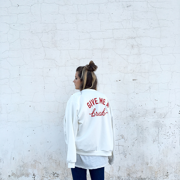 15-colgadas-de-una-percha-anna-duarte-bomber-quotes-mensajes-fw-oi-1