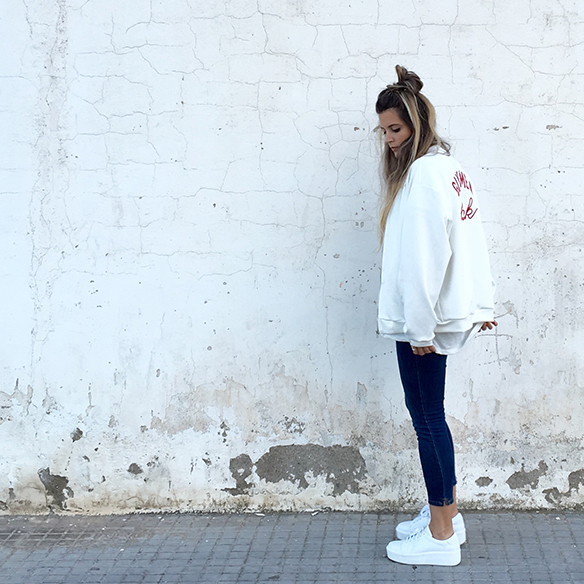 15-colgadas-de-una-percha-anna-duarte-bomber-quotes-mensajes-fw-oi-2