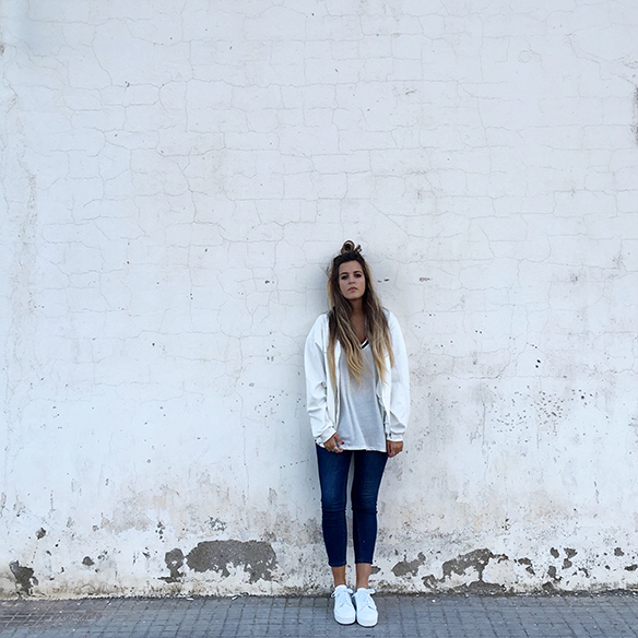 15-colgadas-de-una-percha-anna-duarte-bomber-quotes-mensajes-fw-oi-3