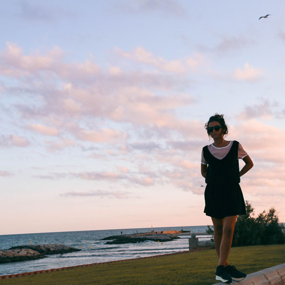 15-colgadas-de-una-percha-bebofi-mono-jumpsuit-bambas-trainers-3