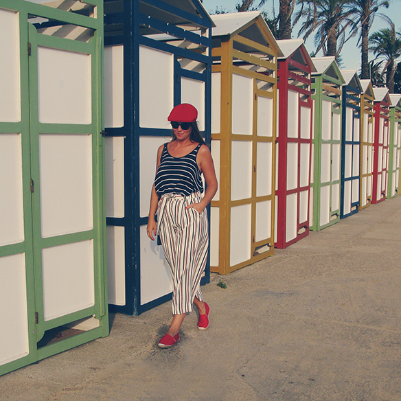 15-colgadas-de-una-percha-carla-kissler-rayas-marineras-sailor-stripes-rojo-red-blue-azul-boina-beret-culottes-ethnic-etnico-5