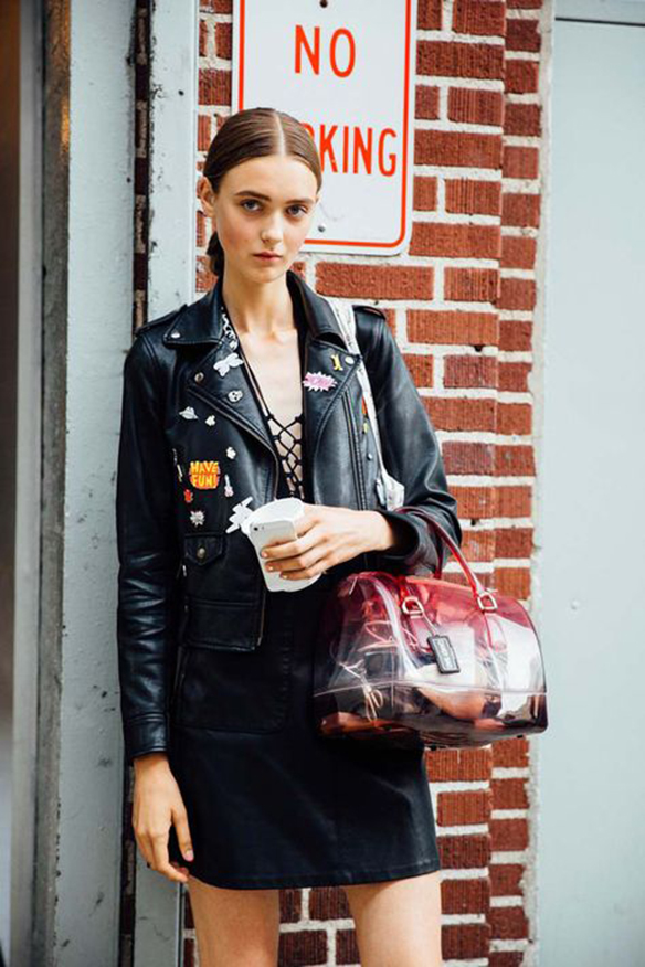 15-colgadas-de-una-percha-fall-winter-fw-must-have-trends-tendencias-otono-invierno-oi-2016-2017-16-17-80s-anos-80-4