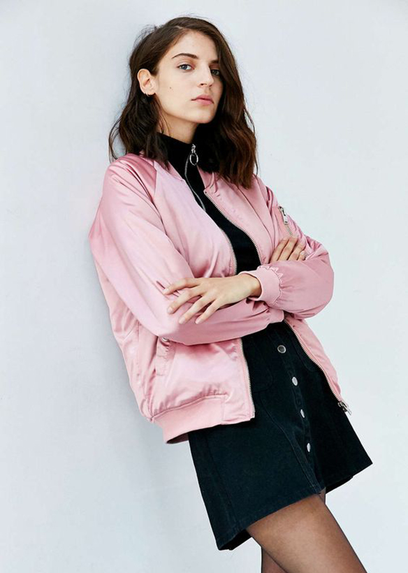 15-colgadas-de-una-percha-fall-winter-fw-must-have-trends-tendencias-otono-invierno-oi-2016-2017-16-17-rosa-chicle-bubble-gum-pink-3