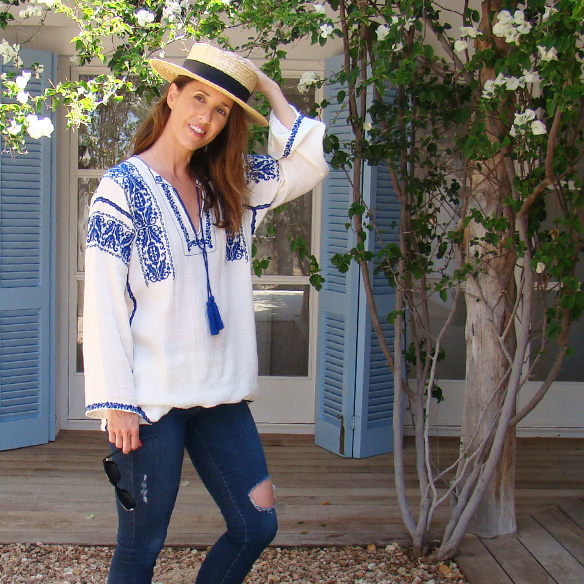 15-colgadas-de-una-percha-marta-r-embroided-cotton-dress-vestido-bordado-jeans-tejanos-flip-flops-canotier-2