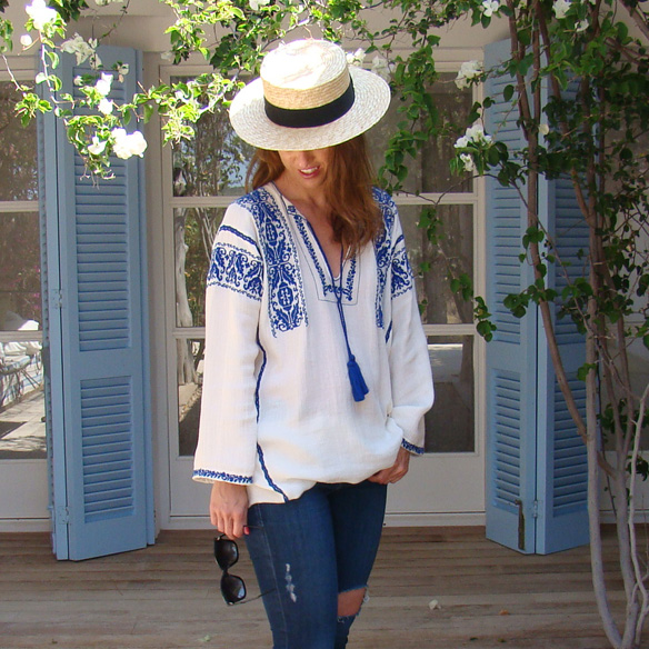 15-colgadas-de-una-percha-marta-r-embroided-cotton-dress-vestido-bordado-jeans-tejanos-flip-flops-canotier-6