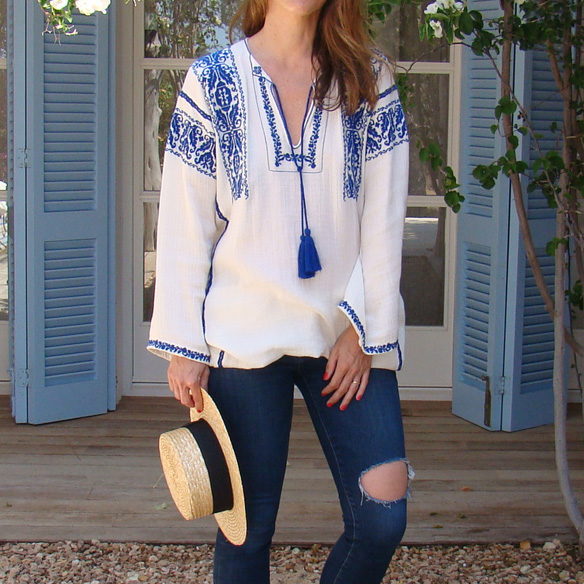 15-colgadas-de-una-percha-marta-r-embroided-cotton-dress-vestido-bordado-jeans-tejanos-flip-flops-canotier-8