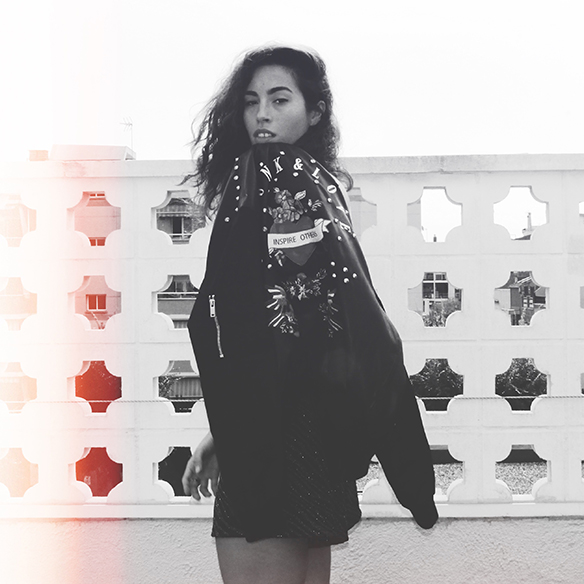 15-colgadas-de-una-percha-blanche-80s-rock-bomber-choker-legging-boots-must-have-escote-neckline-fw-oi-9