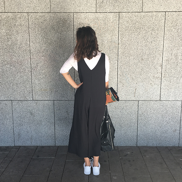 15-colgadas-de-una-percha-blanche-jumpsuit-mono-perfecto-biker-b-w-blanco-y-negro-4