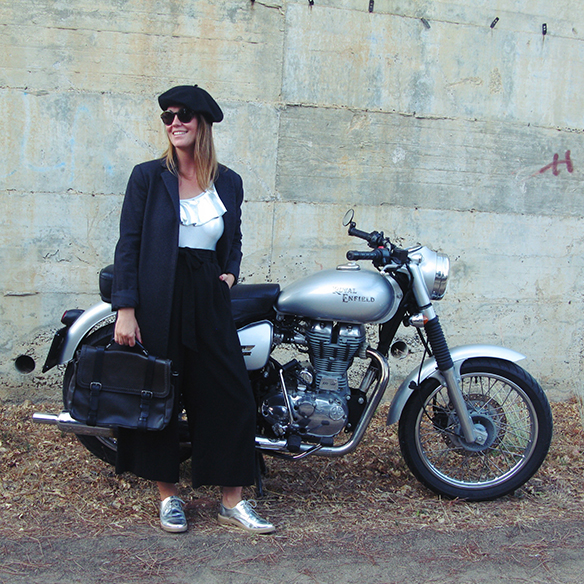 15-colgadas-de-una-percha-carla-kissler-fw-oi-must-have-metallics-metalizados-silver-body-plateado-1