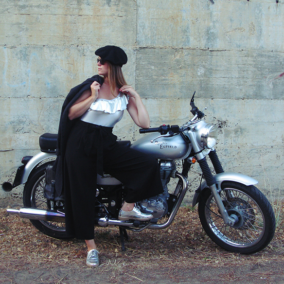 15-colgadas-de-una-percha-carla-kissler-fw-oi-must-have-metallics-metalizados-silver-body-plateado-2