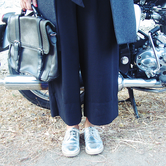 15-colgadas-de-una-percha-carla-kissler-fw-oi-must-have-metallics-metalizados-silver-body-plateado-5