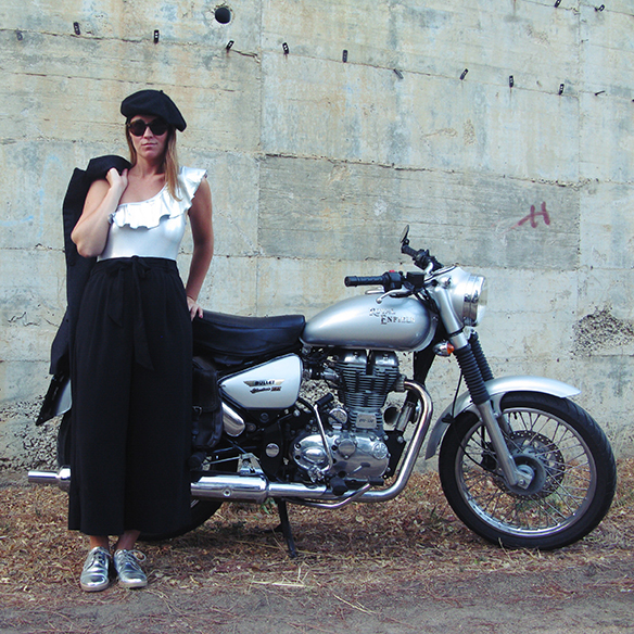 15-colgadas-de-una-percha-carla-kissler-fw-oi-must-have-metallics-metalizados-silver-body-plateado-8