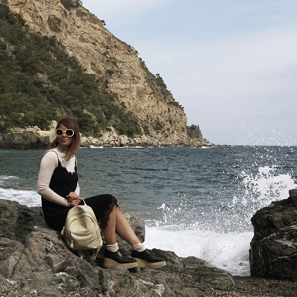 15-colgadas-de-una-percha-carla-kissler-layering-slip-dress-jumper-jersey-vestido-lencero-capas-must-have-fw-oi-2