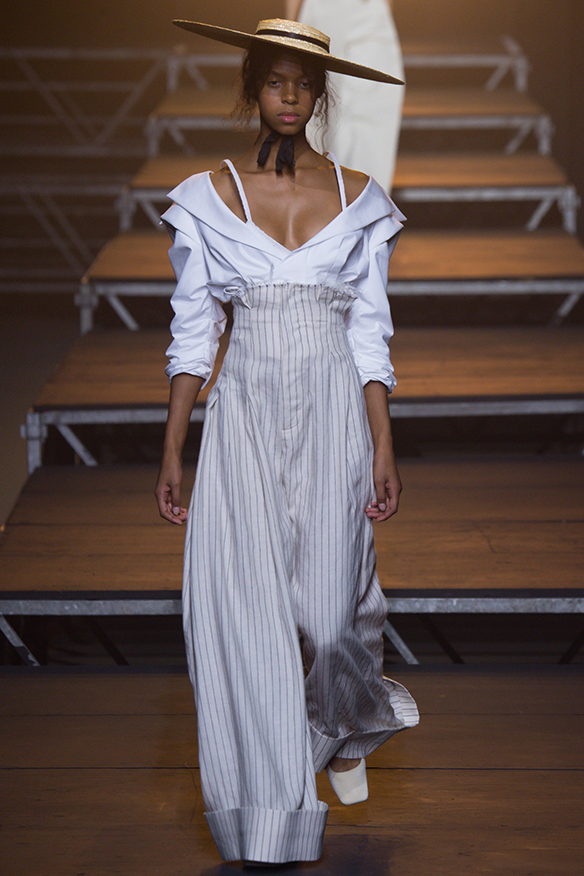 15-colgadas-de-una-percha-jacquemus-ss-17-pv-2017-paris-fashion-week-pfw-11