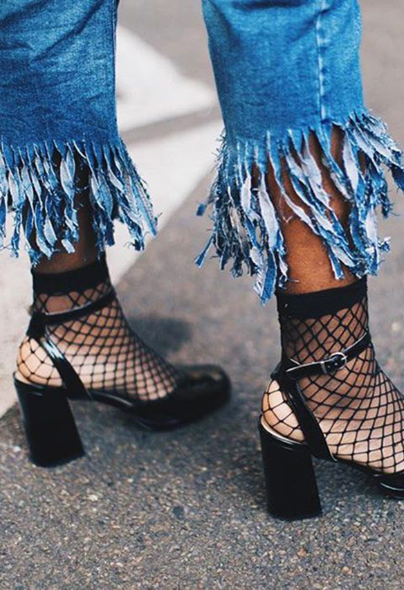 15-colgadas-de-una-percha-15-lwl-looks-we-love-outfits-medias-de-rejilla-fishnets-rejillas-2