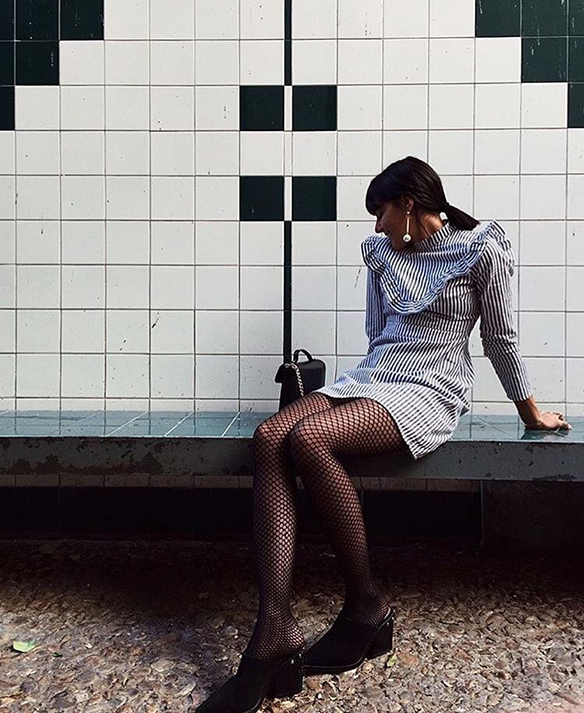 15-colgadas-de-una-percha-15-lwl-looks-we-love-outfits-medias-de-rejilla-fishnets-rejillas-4