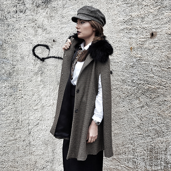 15-colgadas-de-una-percha-alicia-alvarez-garcon-garconne-capa-cape-vintage-palazzo-pants-boina-beret-tweed-2