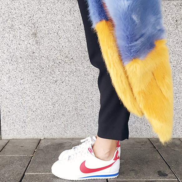 15-colgadas-de-una-percha-anna-duarte-estola-de-pelo-fur-stole-chaqueta-perfecto-jacket-total-black-6