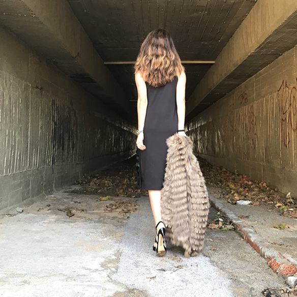 15-colgadas-de-una-percha-alicia-alvarez-vestido-lentejuelas-sequin-dress-fur-coat-abrigo-pelo-7