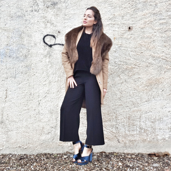 15-colgadas-de-una-percha-alicia-alvarez-volantes-frills-culottes-abrigo-cacoon-coat-estola-stole-pasador-lazo-bow-hairclip-2