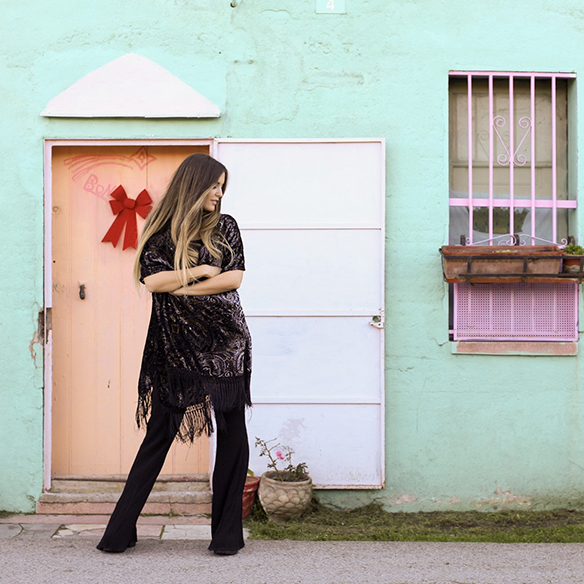 15-colgadas-de-una-percha-anna-duarte-crop-top-choker-kaftan-flare-pants-pantalones-campana-velvet-terciopelo-4