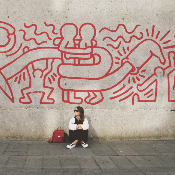 15-colgadas-de-una-percha-carla-kissler-mono-jumpsuit-bambas-panda-sneakers-backpack-mochila-8