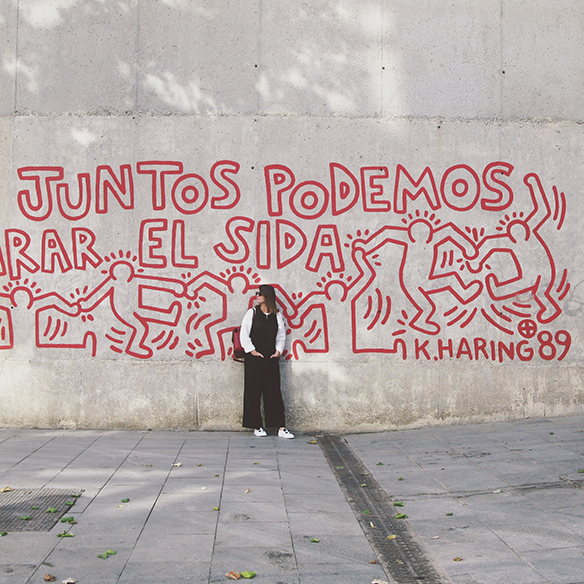 15-colgadas-de-una-percha-carla-kissler-mono-jumpsuit-bambas-panda-sneakers-backpack-mochila-9