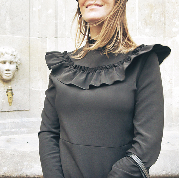 15-colgadas-de-una-percha-carla-kissler-over-the-knee-boots-botas-vestido-volantes-frills-dress-gorra-marinero-sailor-cap-5