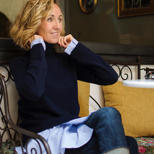 15-colgadas-de-una-percha-maica-jau-jersey-cuello-alto-turtleneck-jumper-pendientes-ear-cuffs-earrings-4