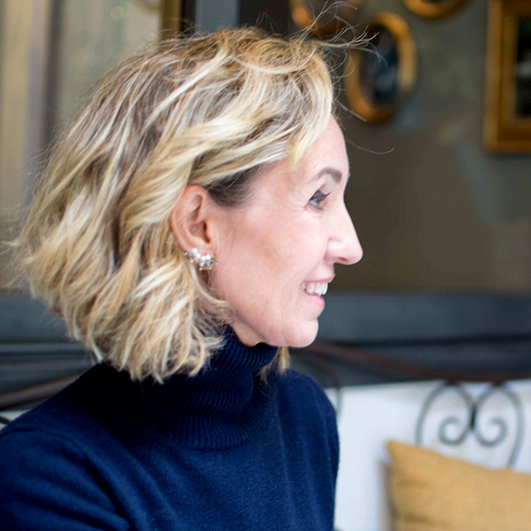 15-colgadas-de-una-percha-maica-jau-jersey-cuello-alto-turtleneck-jumper-pendientes-ear-cuffs-earrings-5