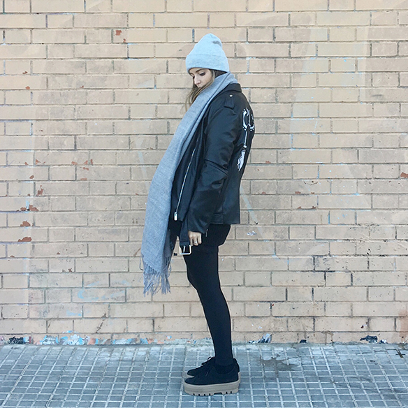 15-colgadas-de-una-percha-anna-duarte-chaqueta-perfecto-jacket-cuero-leather-gorro-beanie-bolso-dibujos-drawing-handbag-2