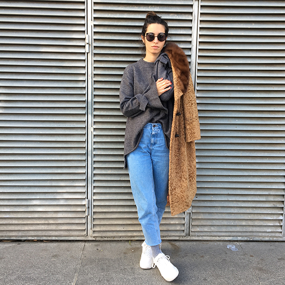 15-colgadas-de-una-percha-blanche-abrigo-vintage-coat-jeans-bambas-trainers-4