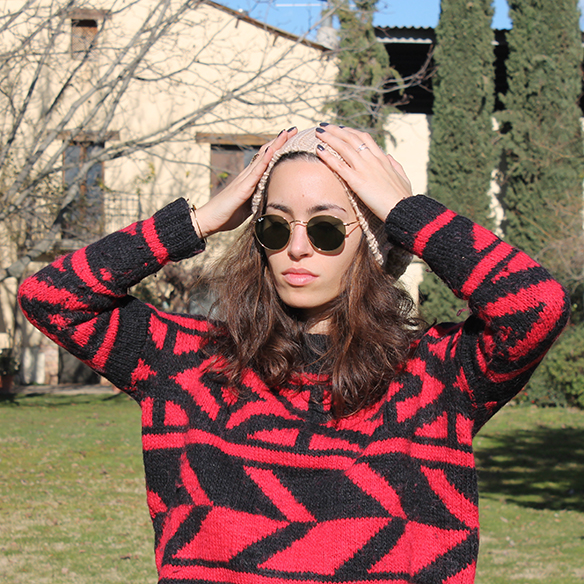 15-colgadas-de-una-percha-blanche-gorro-beanie-jeans-jersey-rojo-negro-red-black-jumper-7