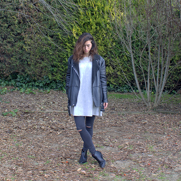 15-colgadas-de-una-percha-blanche-gris-grey-ripped-jeans-chaqueta-borreguito-skinsheep-jacket-5