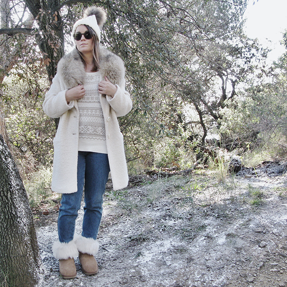 15-colgadas-de-una-percha-carla-kissler-white-teddy-coat-blanco-gorro-cap-estola-pelo-fur-stole-botas-uggs-booties-tretze-sabates-treze-5