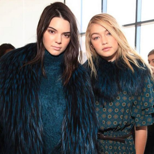15-colgadas-de-una-percha-the-style-of-zipi-y-zape-kendall-jenner-gigi-hadid-models-estilo-modelos-11
