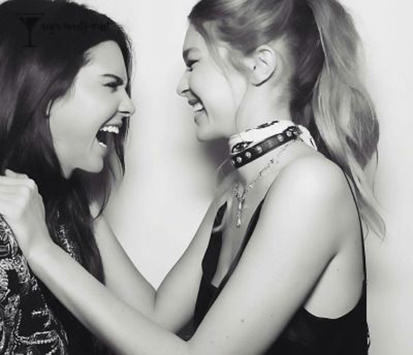 15-colgadas-de-una-percha-the-style-of-zipi-y-zape-kendall-jenner-gigi-hadid-models-estilo-modelos-30