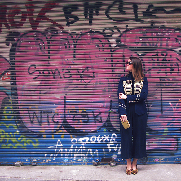 15-colgadas-de-una-percha-carla-kissler-chaqueta-militar-sgt-peppers-military-jacket-culottes-cuello-alto-turtleneck-azul-marino-dorado-gold-dark-blue-animal-print-leopard-leopardo-9