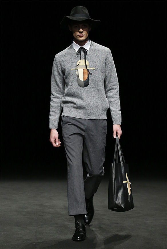 15-colgadas-de-una-percha-las-sorpresas-de-la-080-bcn-fashion-moda-barcelona-desfile-antonio-miro-5