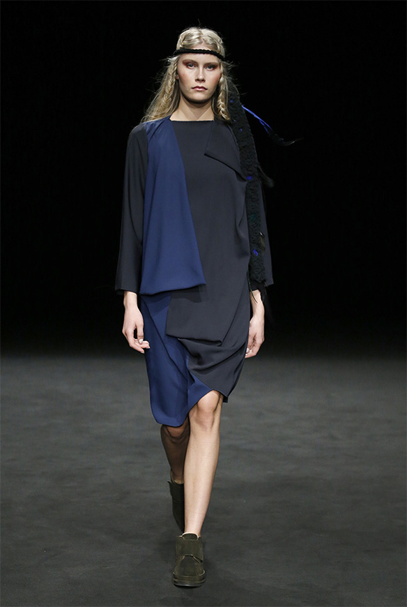 15-colgadas-de-una-percha-las-sorpresas-de-la-080-bcn-fashion-moda-barcelona-desfile-txell-miras-6