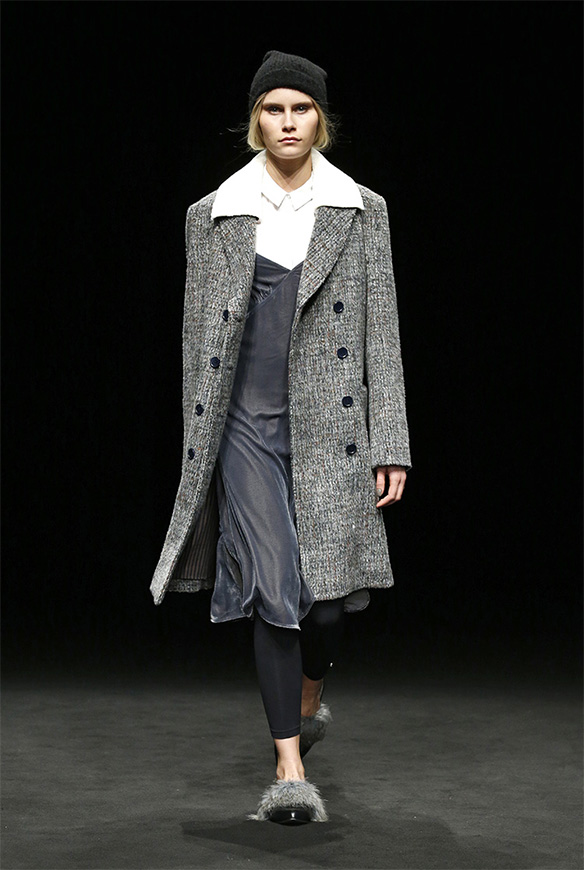 15-colgadas-de-una-percha-las-sorpresas-de-la-080-bcn-fashion-moda-barcelona-desfile-yerse-15