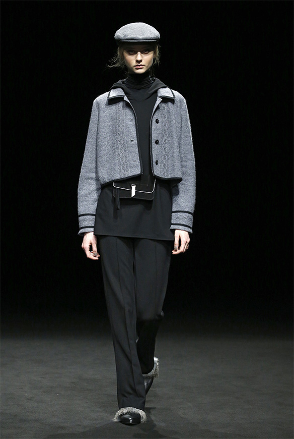 15-colgadas-de-una-percha-las-sorpresas-de-la-080-bcn-fashion-moda-barcelona-desfile-yerse-3