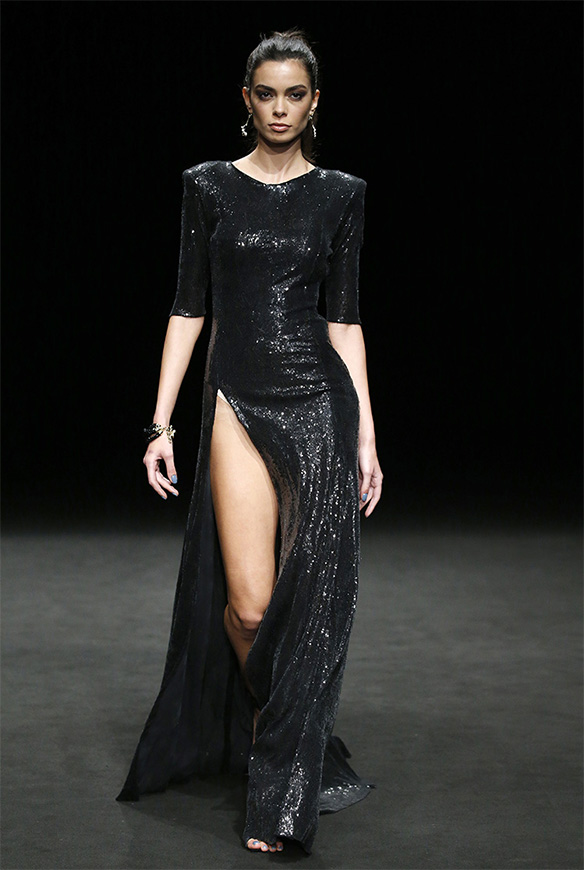 15-colgadas-de-una-percha-las-sorpresas-de-la-080-bcn-fashion-moda-barcelona-desfile-ze-garcia-14