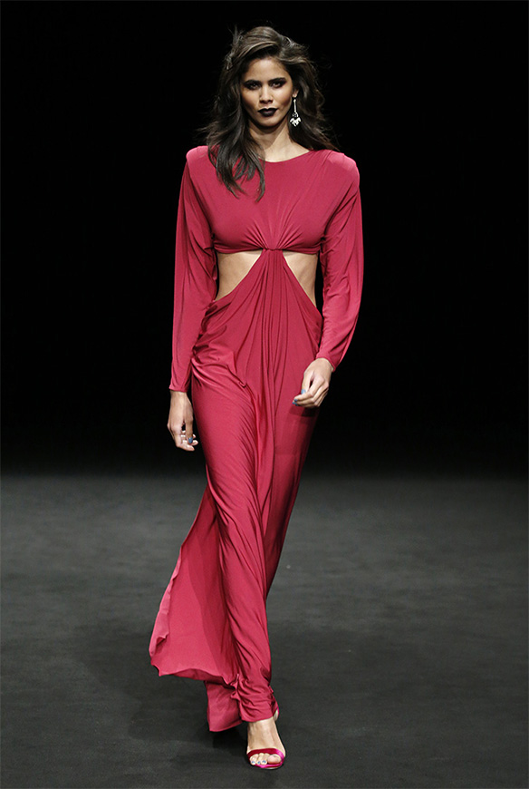 15-colgadas-de-una-percha-las-sorpresas-de-la-080-bcn-fashion-moda-barcelona-desfile-ze-garcia-15