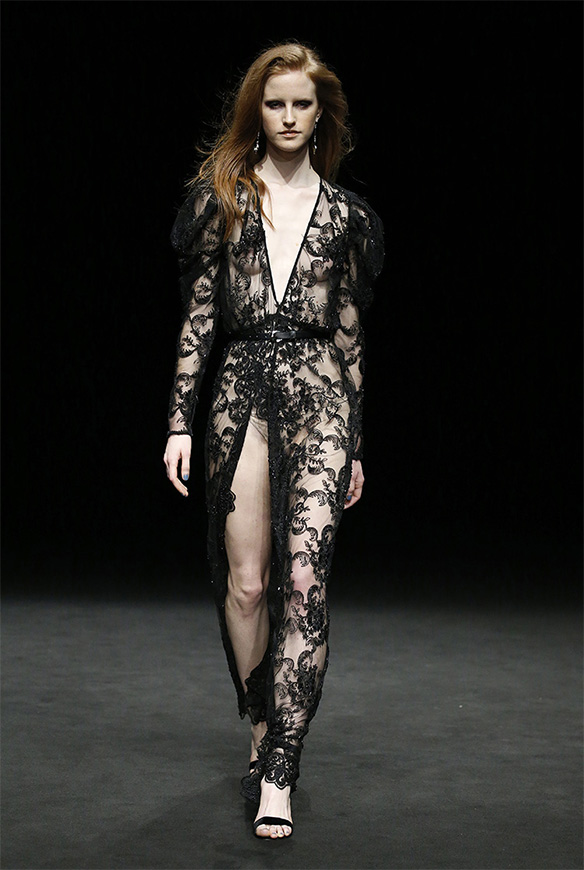 15-colgadas-de-una-percha-las-sorpresas-de-la-080-bcn-fashion-moda-barcelona-desfile-ze-garcia-5