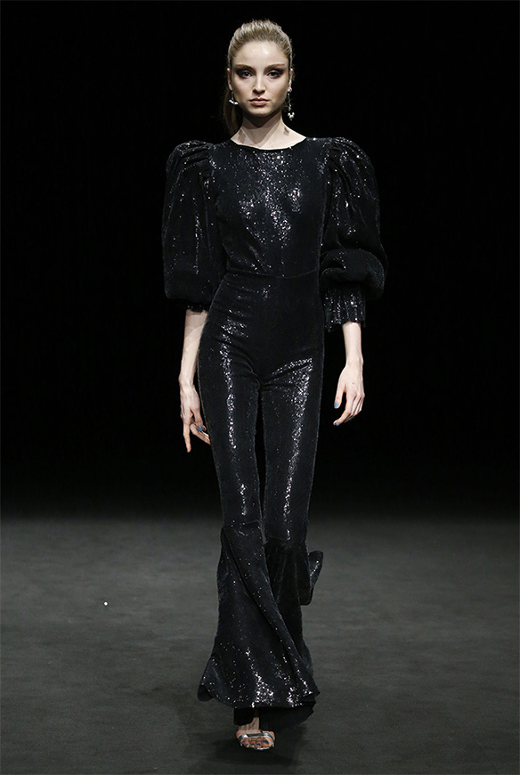 15-colgadas-de-una-percha-las-sorpresas-de-la-080-bcn-fashion-moda-barcelona-desfile-ze-garcia-8